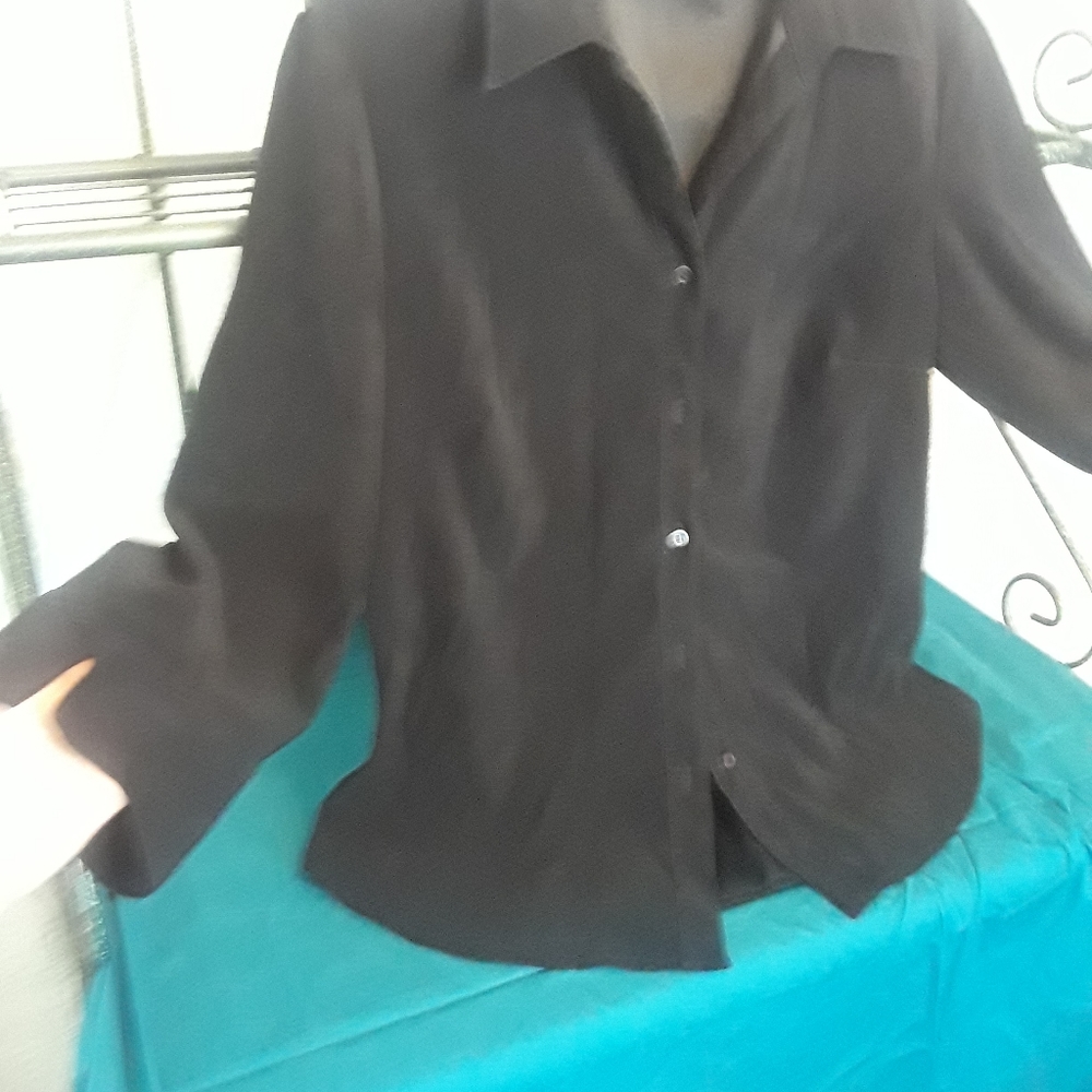 Long-sleeve blouse w/collar